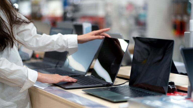 Why Buying a Laptop Based Only on Specs Often Leads to Disappointment